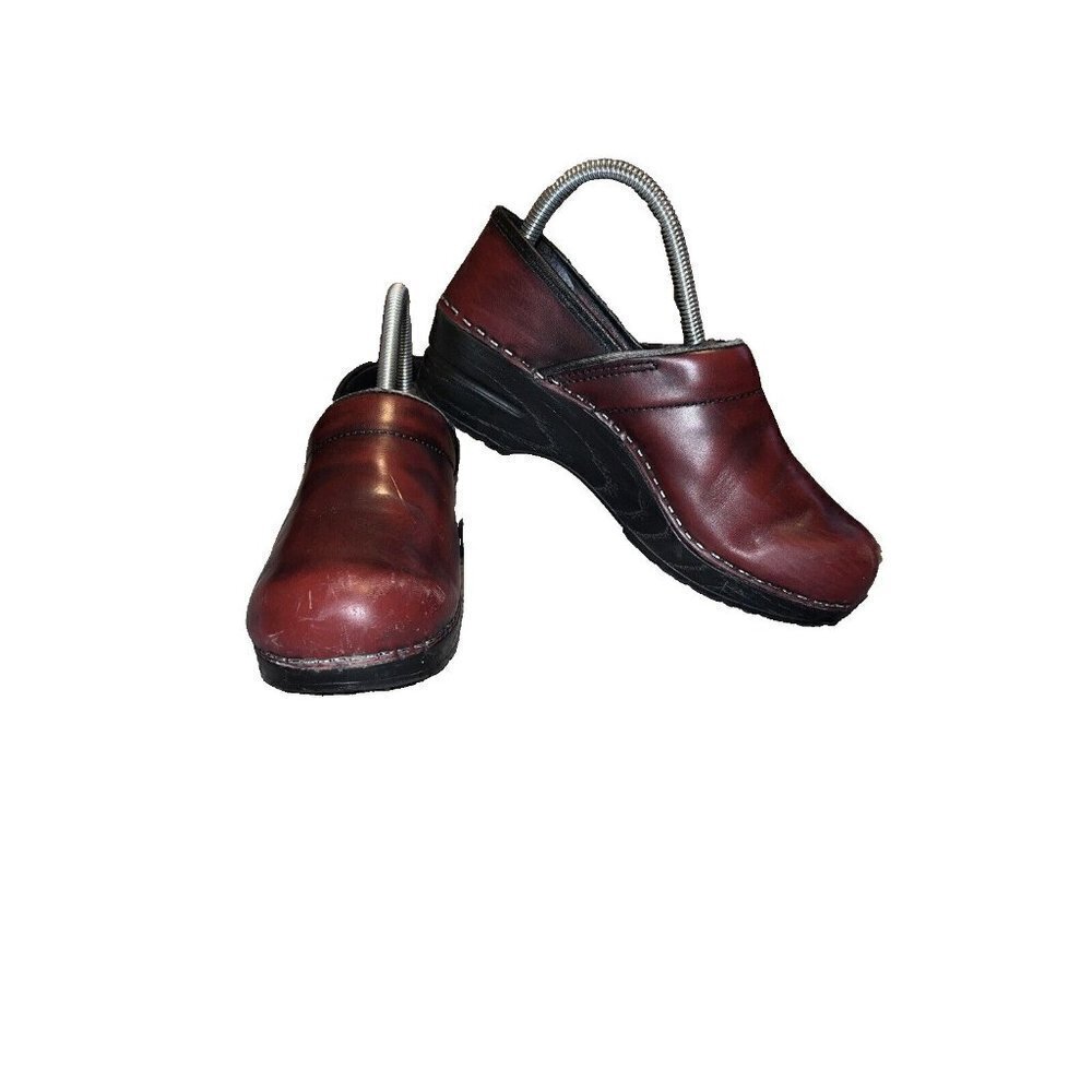 DANKSO Clogs Womens 38 US 7 Red Leather Professional Classic Shoes Slip On
